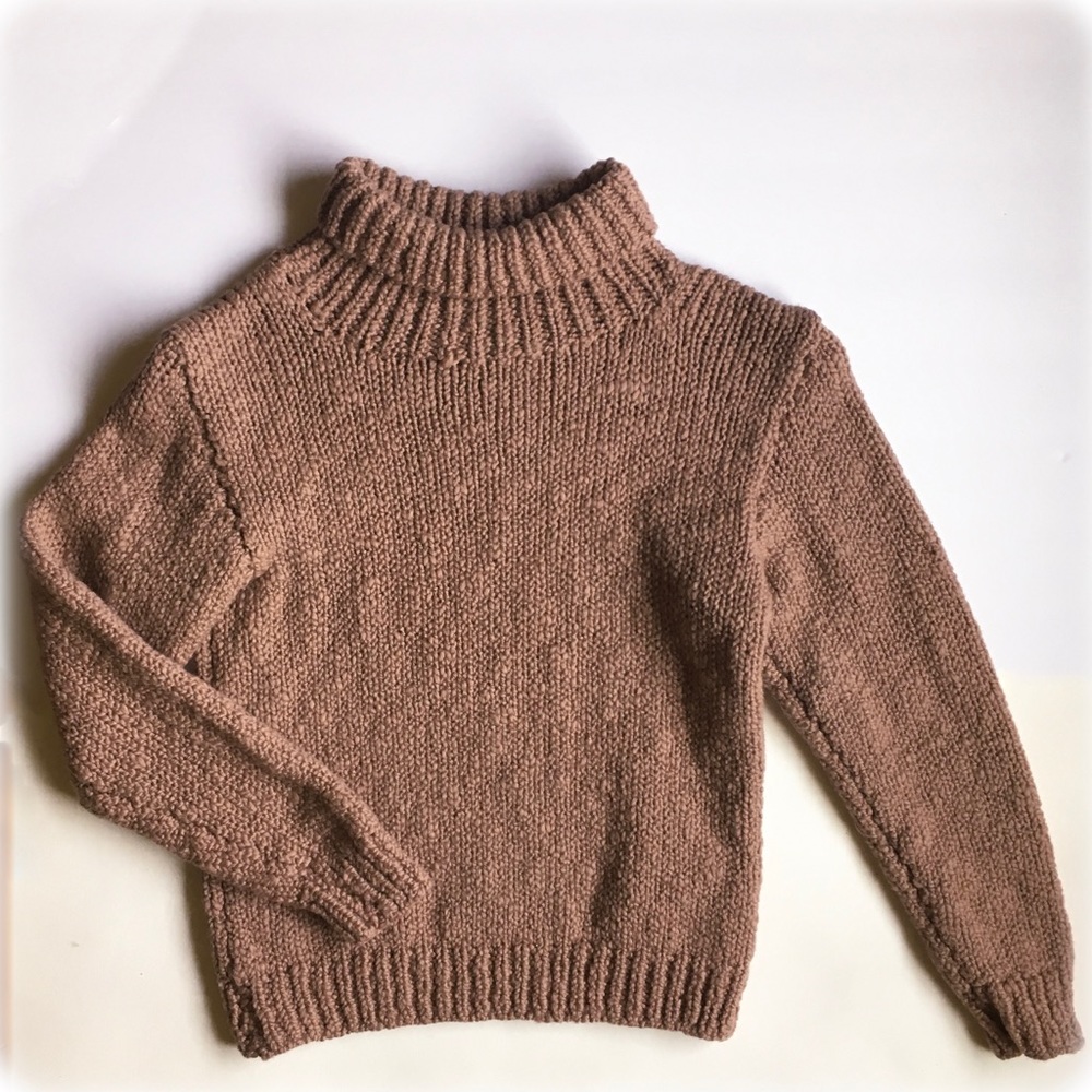 Cute Stylish Neutral Capsule Knitted Sweater